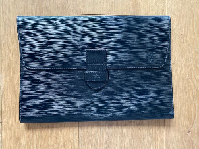Louis Vuitton - Kirjekuorilaukku
