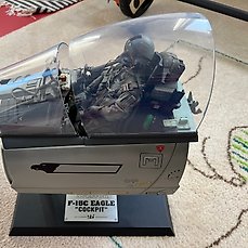 Blue Box  – Speelgoed vliegtuig Blue Box Elite Force Aviator Series F-15C 1/6 Scale Cockpit – 2000-2010 – Noord Amerika