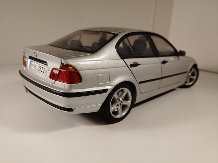 UT-Models 1:18 - 1 - Modellino di auto sportiva - BMW 3-Series Sedan