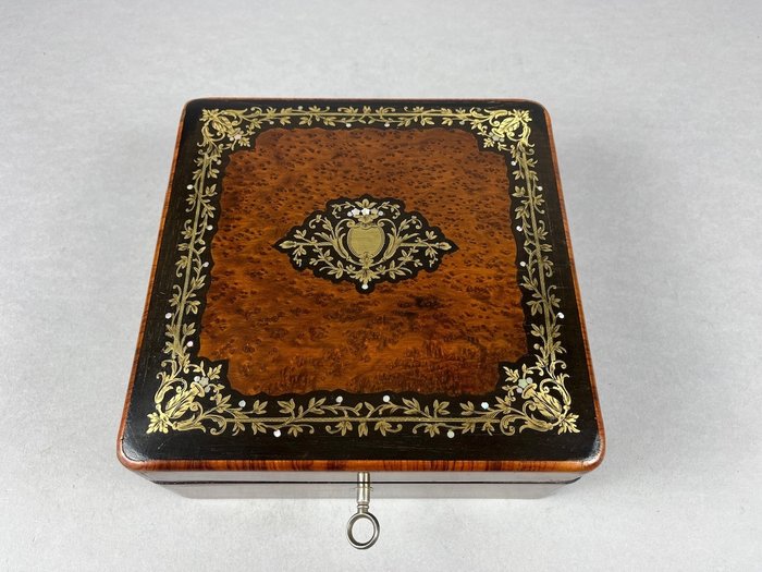 珠宝盒 - 木材，郁金香木, 木材（金钟柏）, 黄铜