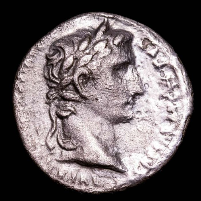 Impreiu Roman. Augustus (27 î.Hr.-AD 14). Denarius from Lugdunum mint (Lyon, France) 2 BC-4 AD - AVGVSTI F COS DESIG PRINC IVVENT, Gaius and Lucius.