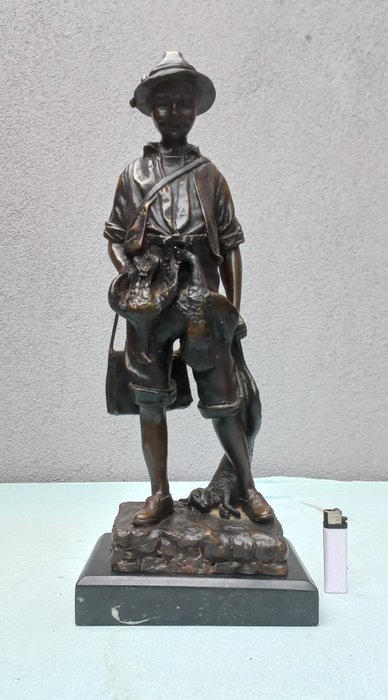 Naar August Moreau - Figur - Jonge jager met haas - 53 cm - Bronze (patiniert)