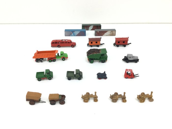 Marks, MZEE, a.o. Z - Model train vehicles (18) - various metal vehicles
