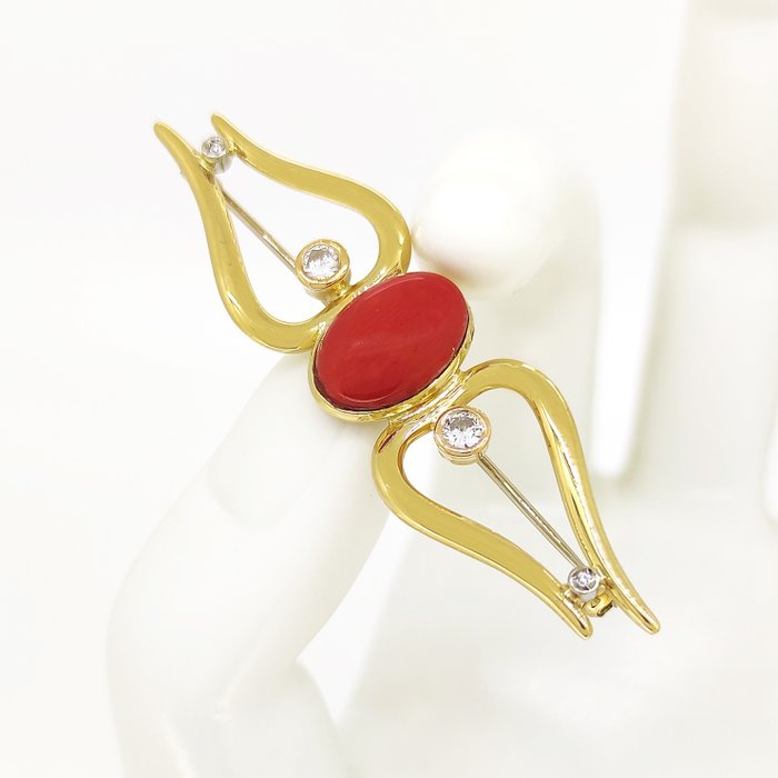 Spilla Oro giallo, 18 carati - Corallo rosso del mediterraneo Diamante  (Naturale) 