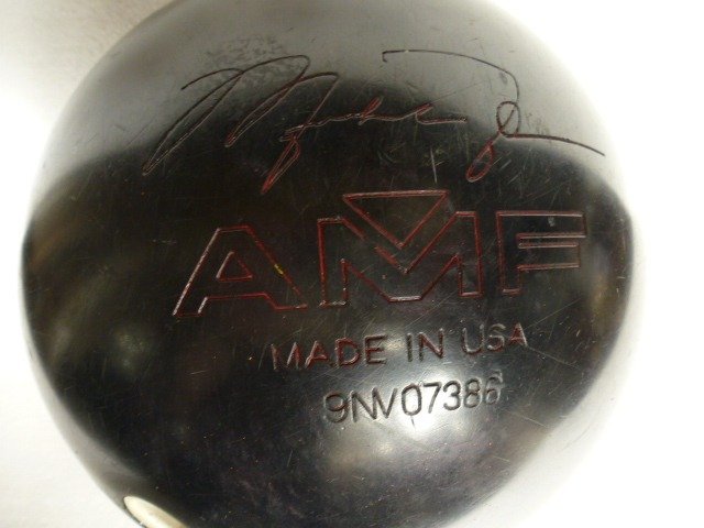 Bowlingkugel mit Unterschrift des Basketballspielers AMF - Michael Jordan - Ball