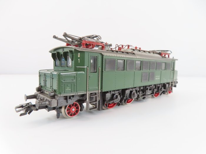Märklin H0 - 3049 - Electric locomotive (1) - BR 104, digital - DB