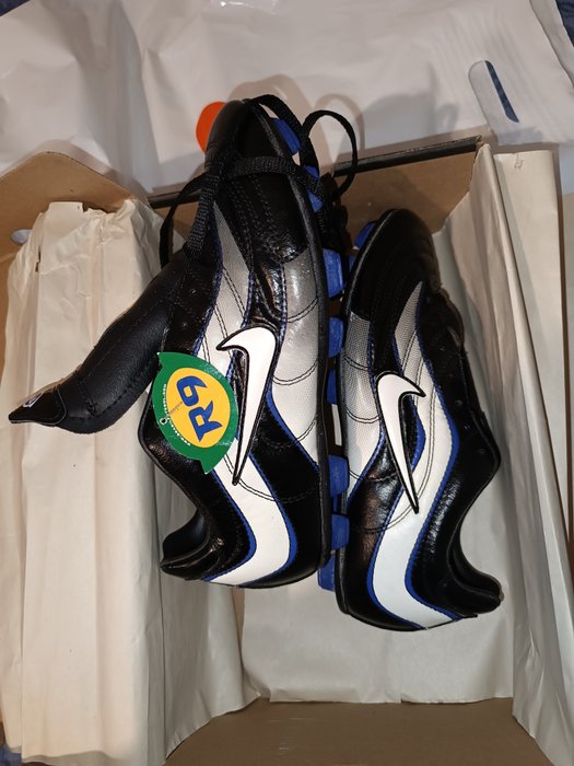 Nike Ultraccel R9 - Ronaldo - 1998 - Football boot 
