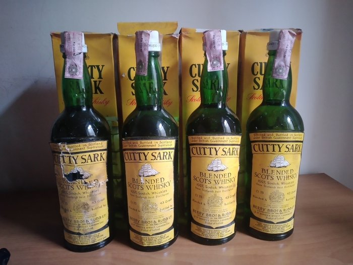 Cutty Sark  - b. década de 1970 - 75cl - 4 bottles