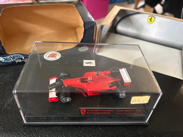 Hot Wheels 1:43 - 1 - Miniatura de carro - M.Schumacher Monzo 2001 Custom by Compete to 500 pieces - Na caixa original