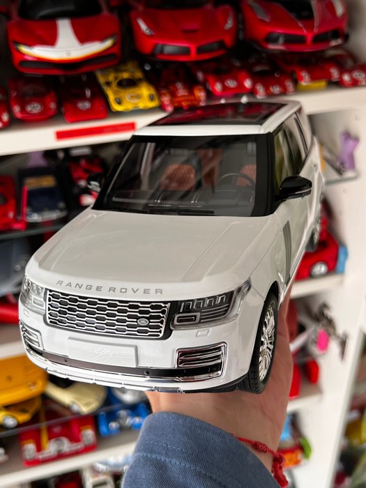 Alloy Car 1:18 - 1 - 模型旅行車 - Range Rover Sports - 發出聲音並打開燈