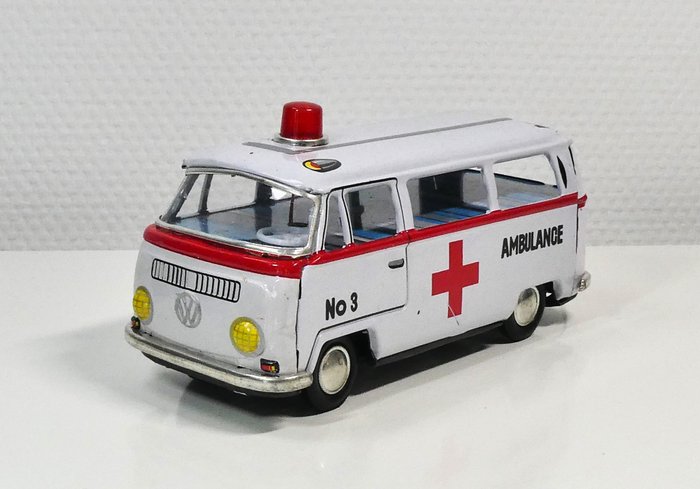 Suzuki (Japan) #  - Leksak i metall 1960's Volkswagen / VW T2 Transporter "Ambulance", battery operated - Japan