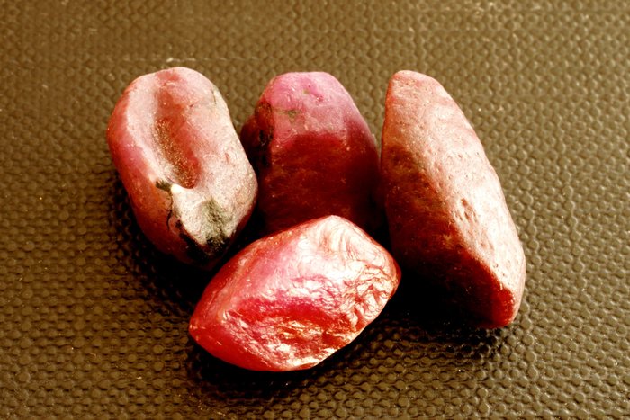 Ruby Cristale de rubin brut netratate de 42 de carate- 8.47 g - (4)