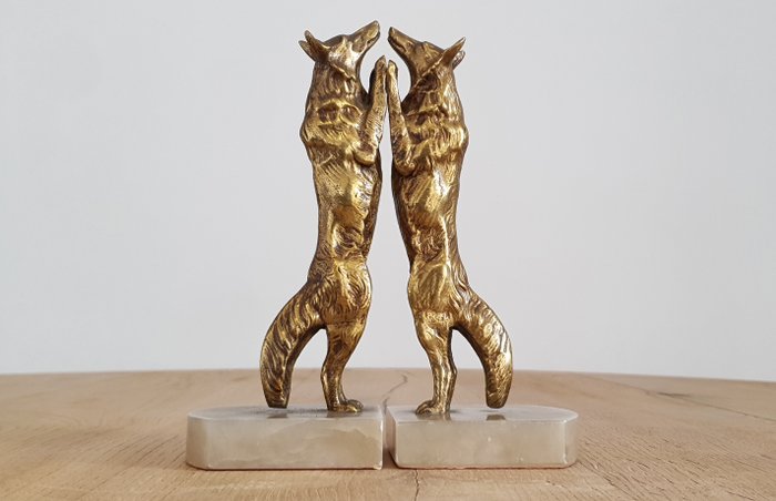Buchstütze - Wölfe - Alabaster, Bronze