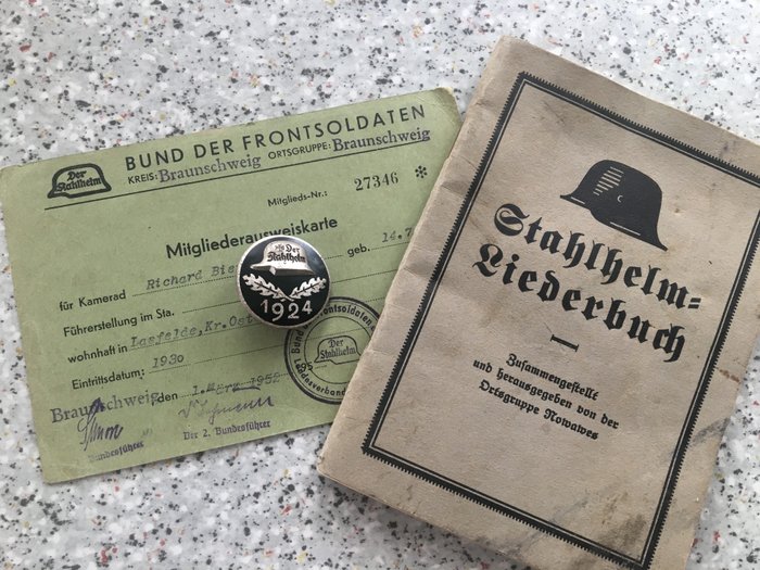 Deutschland - Abzeichen - Stahlhelm 1924 / Ausweis/ Liederbuch - 19. Jahrhundert - früh