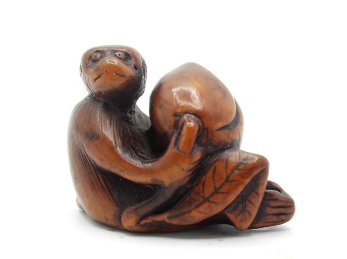 Małpa z brzoskwinią - Drewno - Japonia - dziewiętnasty wiek
