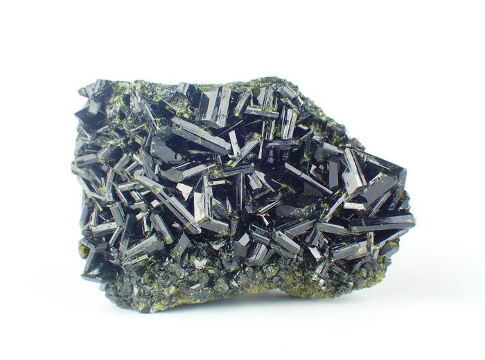 TOP-Epidot Kristalle auf Muttergestein - Höhe: 50 mm - Breite: 35 mm- 80 g