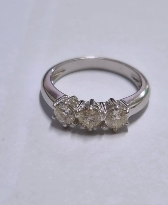 Anel Ouro branco Diamante  (Natural) - Diamante 