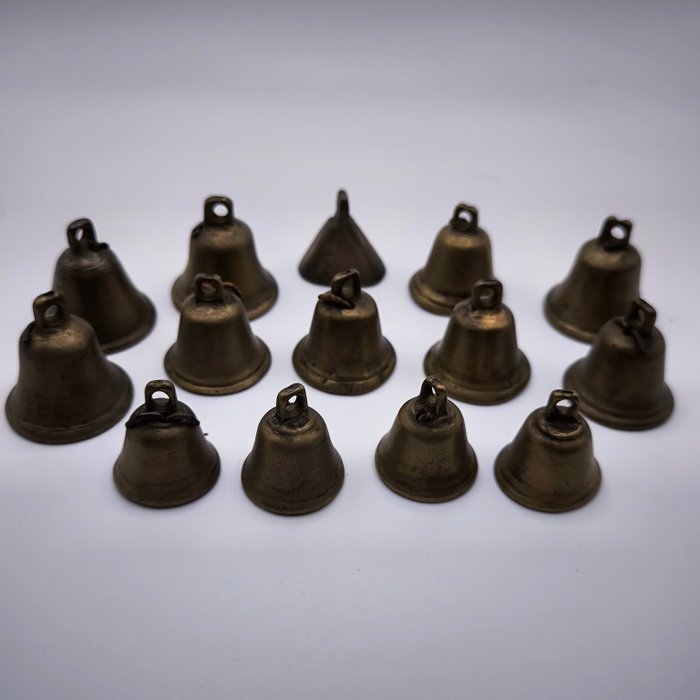 Keresztény tárgyak - Kis harangok (14) - Bronz - 1800-1850