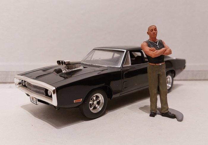 Revell 1:25 - 1 - Miniatura de carro - The Fast And The Furious - Dodge Charger '70 com figura de Dominic
