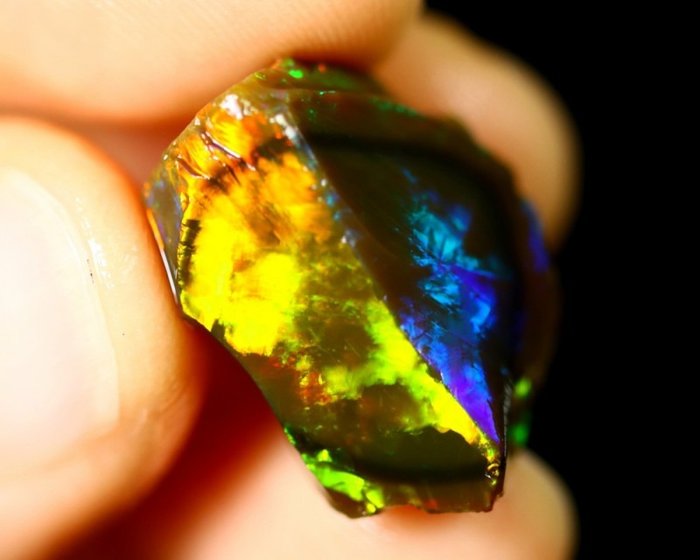 Opala de cristal etíope 18 quilates Ásperos - Altura: 19 mm - Largura: 14 mm- 3.6 g