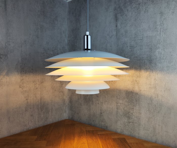 Hengende lampe (1) - Pendel i skandinavisk stil - Metall