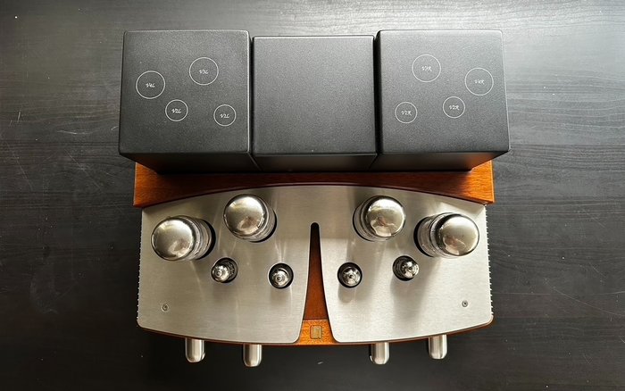Unison Research - Sinfonia - Dual mono Stereo Amplificator integrat cu tuburi