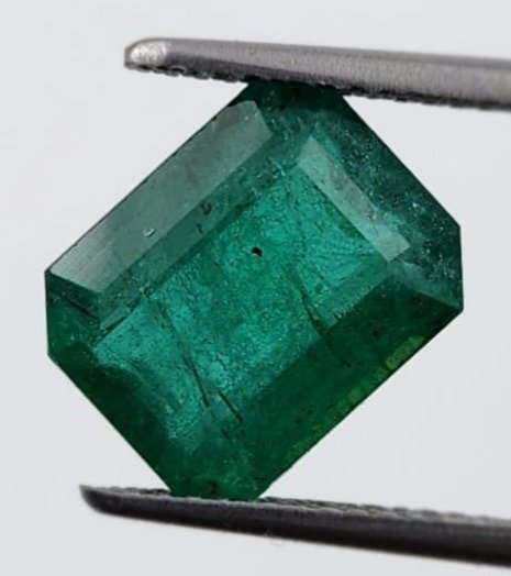 Green Emerald - 4.71 ct