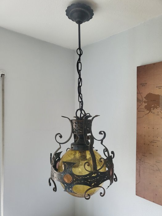 onbekend onbekend - Lampa wisząca (1) - gotycka/hiszpańska lampa kolonialna - Żółte szkło crackle z kutym żelazem