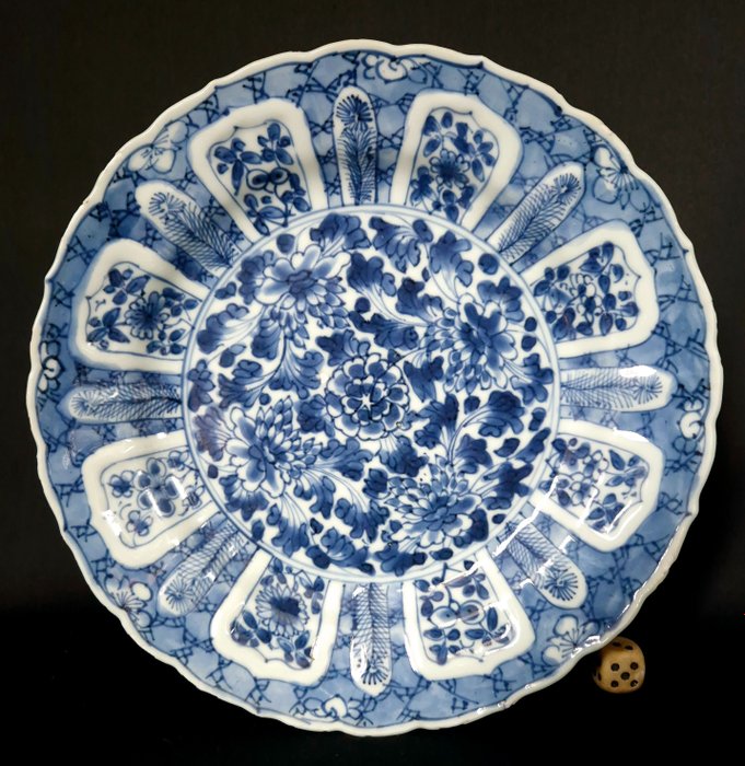 Piatto Kangxi blu su bianco 1680 circa - Porcellana - Cina - Kangxi (1662-1722)
