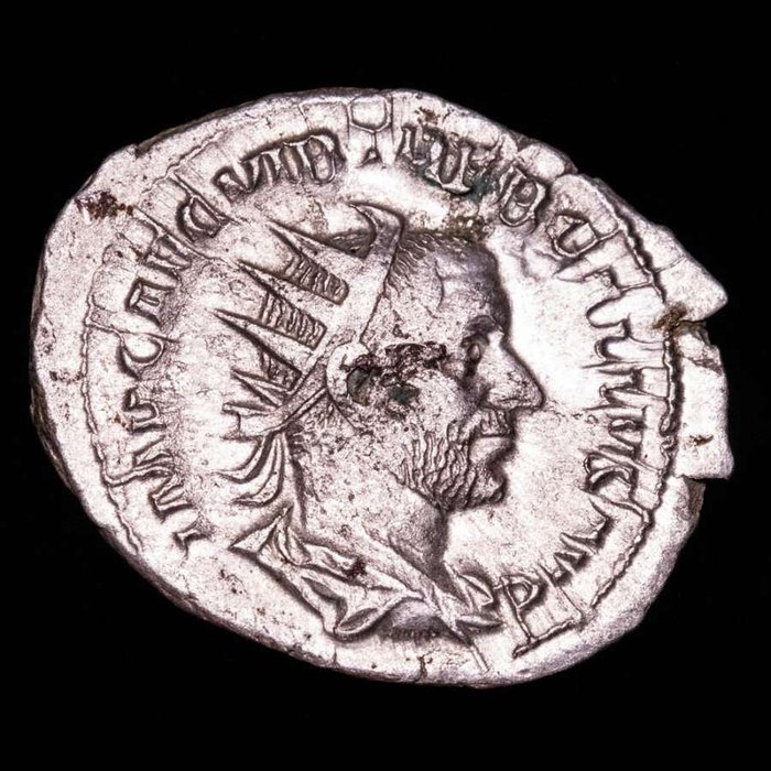 羅馬帝國. 加盧斯 (AD 251-253). Antoninianus Minted in Rome, AD 251-253. PIETAS AVGG, Pietas standing to left, raising both hands.