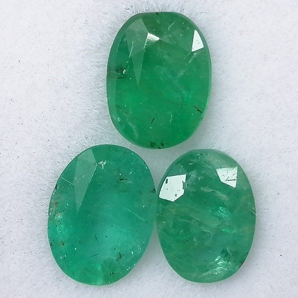 3 pcs  Emerald - 3.41 ct