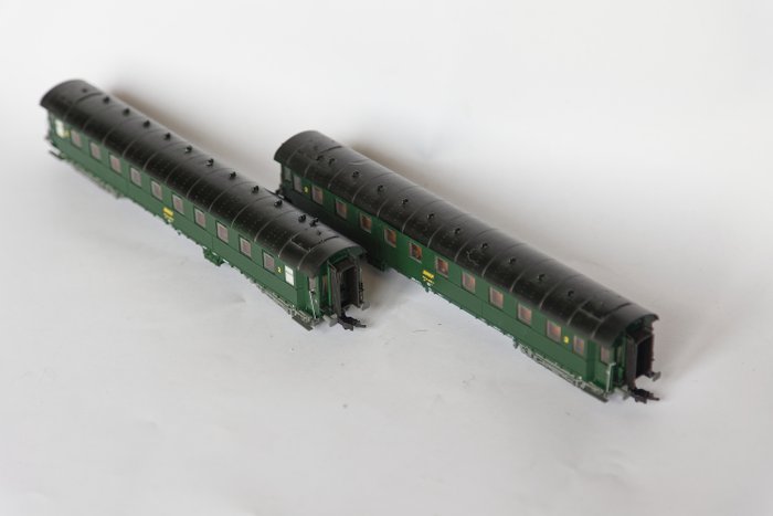 Roco H0 - 64743/64744 - Carruagem de passageiros de modelismo ferroviário (2) - 2 Vagões de passageiros com iluminação interior e personagens - SNCF