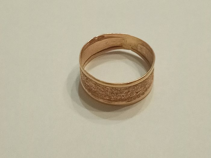 No Reserve Price Ring - Yellow gold 