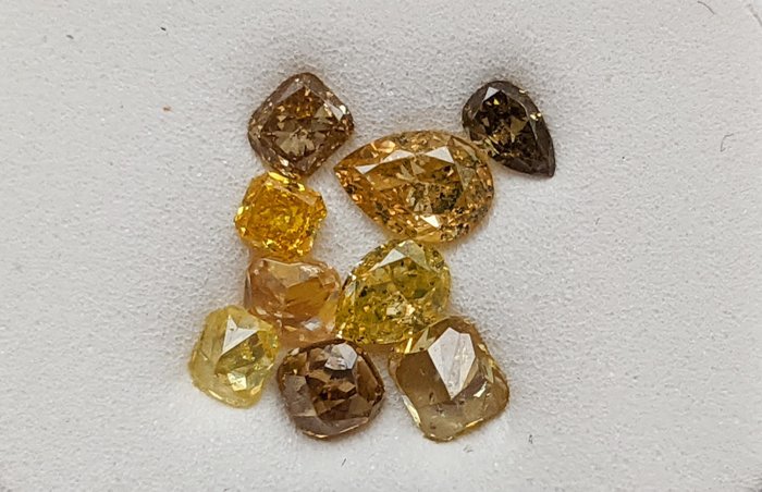 Senza Prezzo di Riserva - 9 pcs Diamante  (Colorato naturale)  - 1.05 ct - SI1, SI2, VS2 - Antwerp International Gemological Laboratories (AIG Israele)
