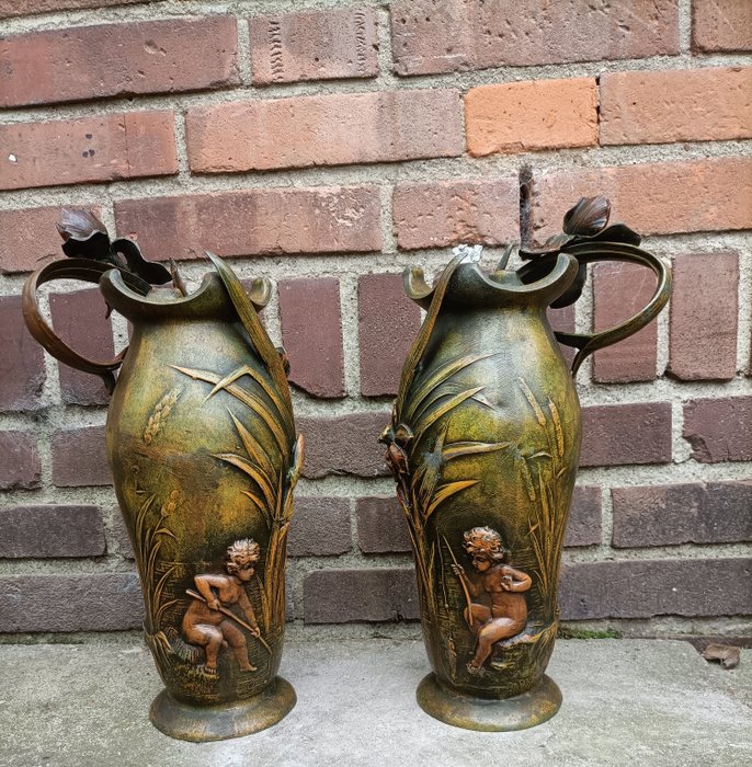 Elise Wald Hering - Art Nouveau - Vase (2)  - Zamac