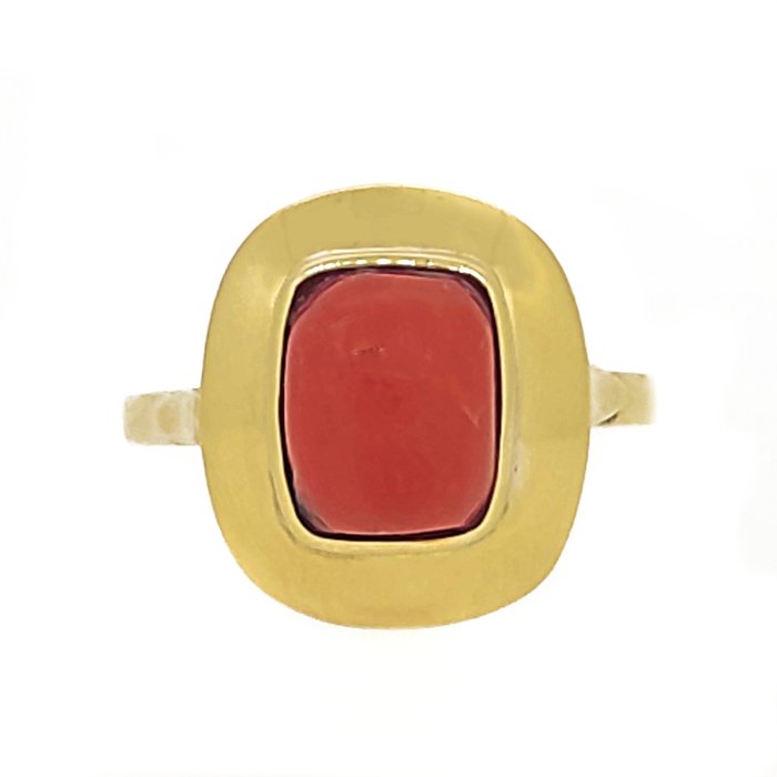Ring Yellow gold, Mediterranean red coral 