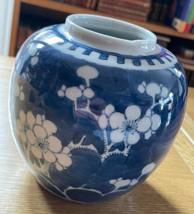 Vaso de porcelana (1) - Prunus em gelo crepitado - Porcelana