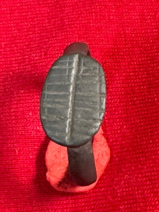 Mittelalter, Epoche der Kreuzritter Bronze fingerring - 19 mm