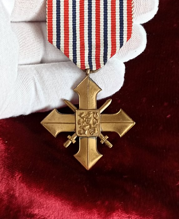 Tschechoslowakei - Panzerabwehr-Truppen - Medaille - Czechoslovak War Cross 1939–1945