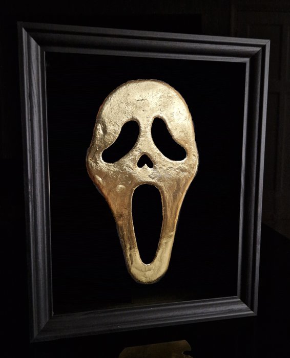 Sculpture, Rare 23ct gold Scream mask - 25 cm - doré dans le cadre avec COA - 2019