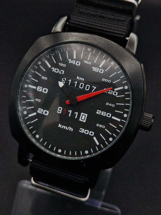 Watch - Porsche - Porsche 911 automatic speedometer watch
