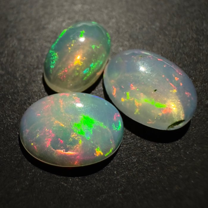 3 pcs Mehrfarbig Opal - 3.29 ct