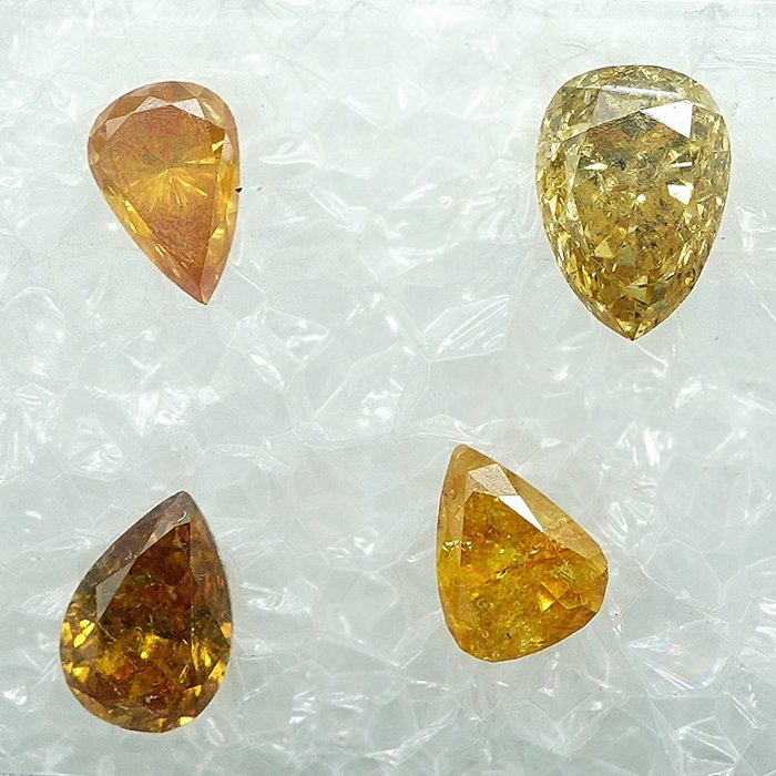 4 pcs 鑽石 - 1.11 ct - 梨形 - Natural Fancy Intense Yellow to Orange-Yellow - I1, I2