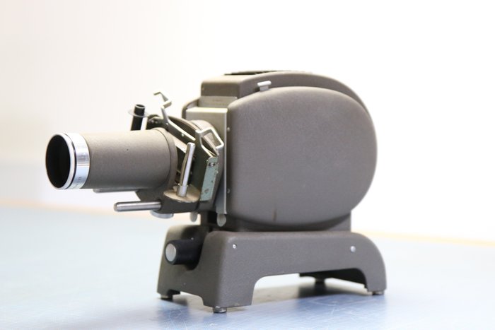 Leitz Prado 250 Diaprojector - Leitz 100mm f/2.5 | 35 mm-es diavetítő