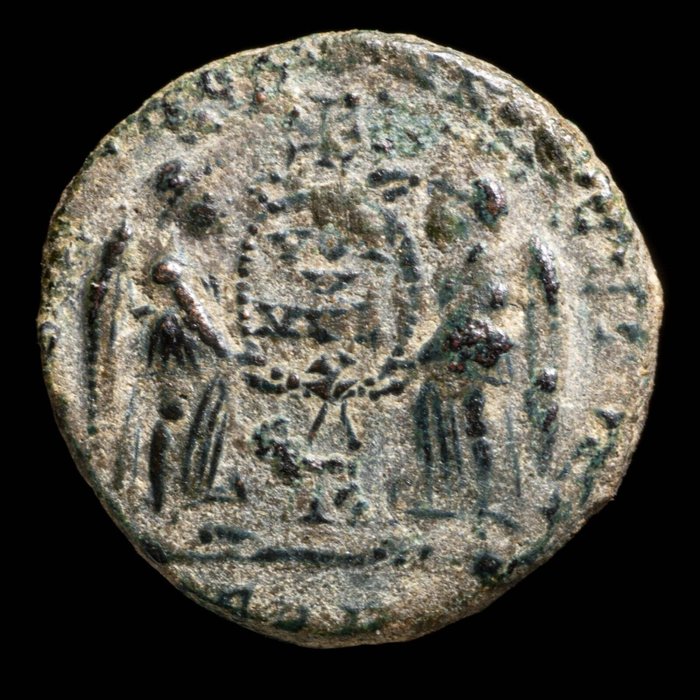 Impero romano. Decenzio (350/1-353 d.C.). Maiorina VICTORIAE DD NN AVG ET CAES, Arles  (Senza Prezzo di Riserva)