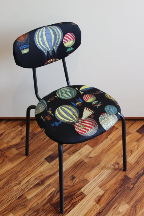 Chaise - Chaise avec tissu Fornasetti "Mongolfiere" - métal, mousse, bois, tissu