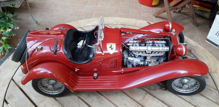Pocher 1:8 - 1 - 模型跑车 - Alfa Romeo 2300 8C