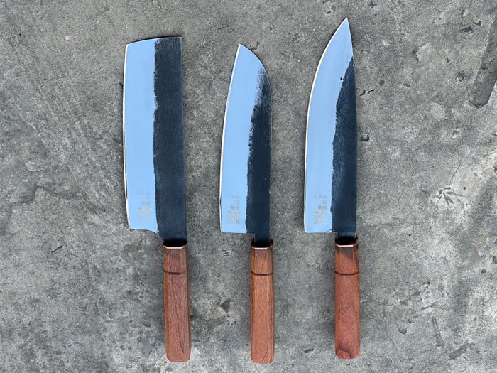 Kjøkkenkniv - Japansk kokkeknivsett med Wenge-håndtak, messingavstandsstykker, skinnslirer - Nord-Amerika