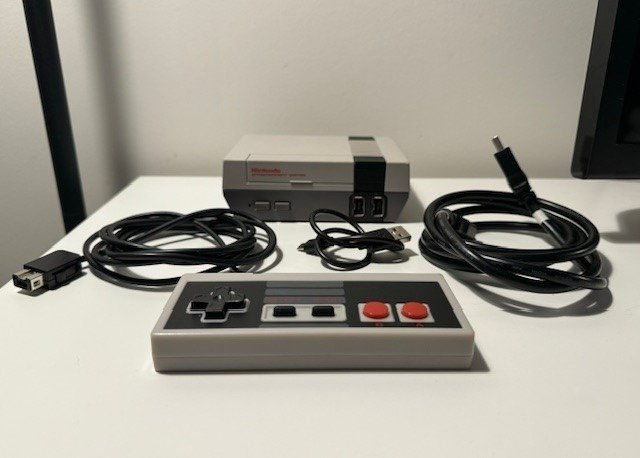 Nintendo - classic mini (CLV-001) - 電子遊戲機 (1) - 無原裝盒