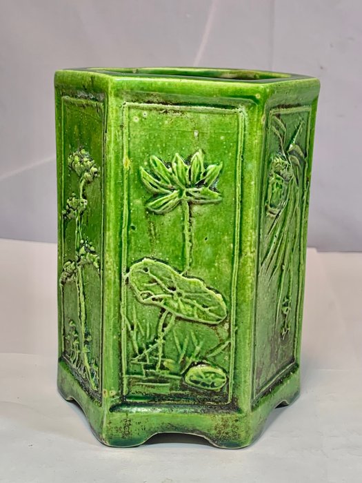 Chinese zeshoekige penselenpot met groen glazuur - Keramiek - China - 20ste eeuw